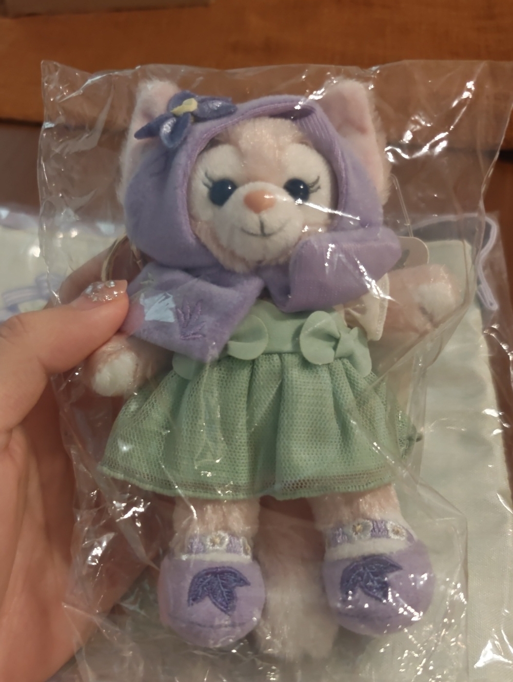 Linabell Hong Kong Disney Limited Plush Keychain & Tokyo Disney Mini Tote Set - Picture 2 of 7